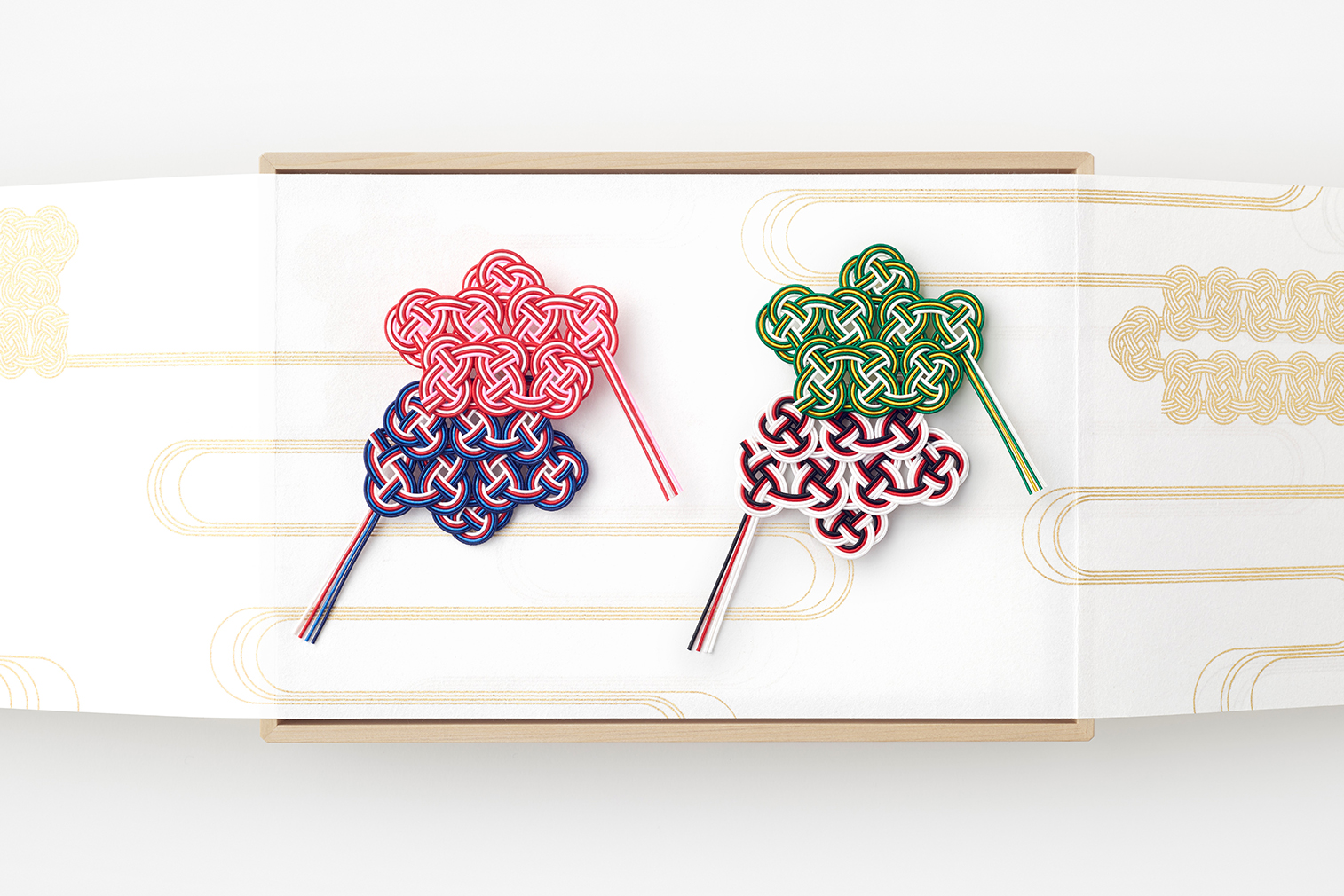 2019 ラグビーW杯 日本大会ギフト「スクラム型水引ブローチ」 2019 ラグビーW杯 日本大会ギフト「スクラム型水引ブローチ