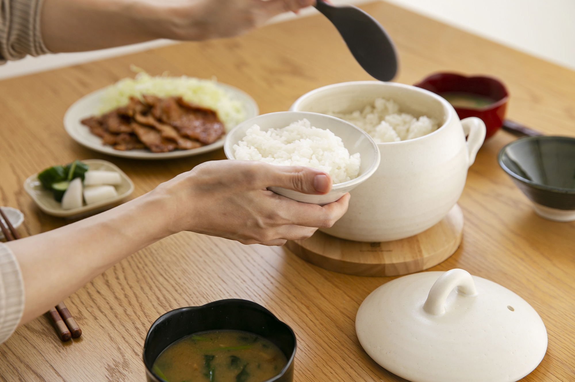 ごはんがおいしく炊ける、発売以来ご好評の萬古焼「ごはん鍋
